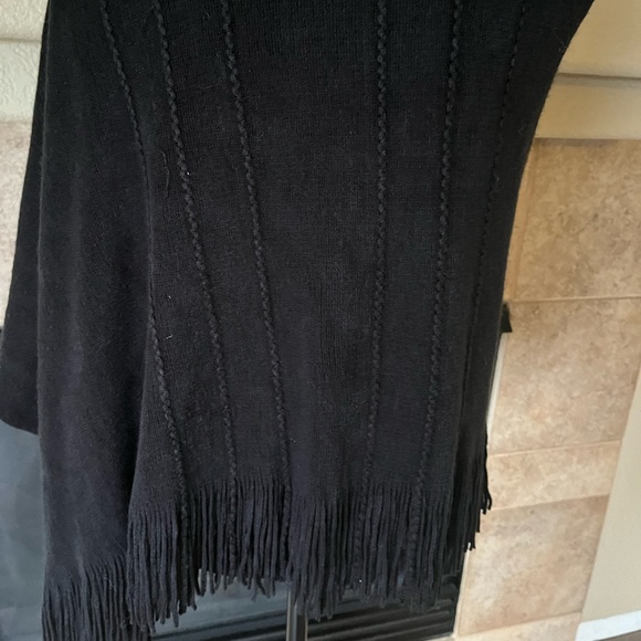 BLACK Shawl Cape with Fringe!! - Picture 7 of 7